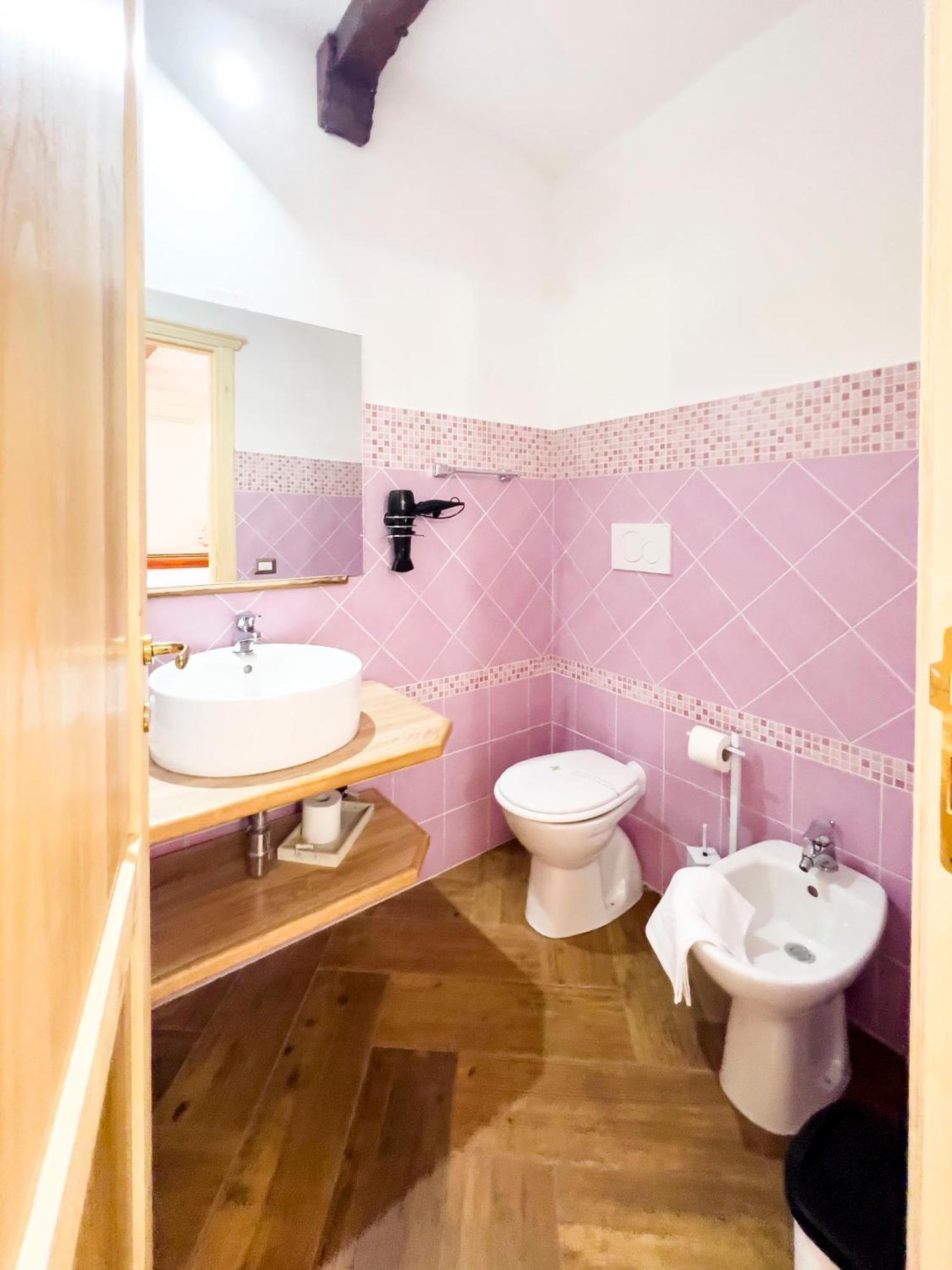 La Torre Del Pozzo Guest House Bosa Eksteriør bilde