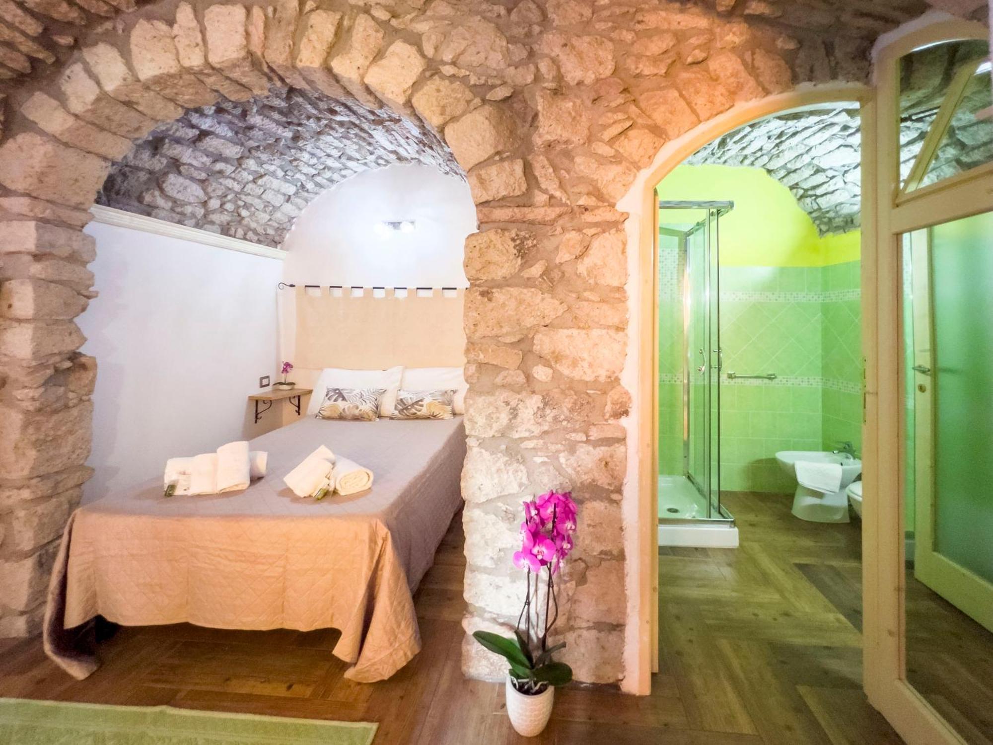 La Torre Del Pozzo Guest House Bosa Eksteriør bilde